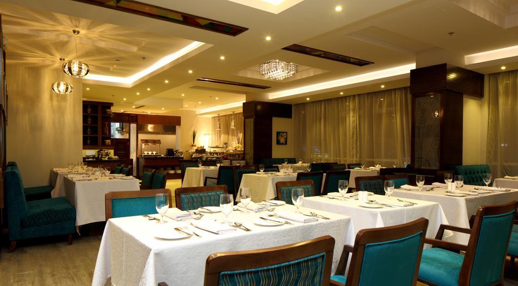 Swiss Flora Royal Hotel Riyadh Exterior photo
