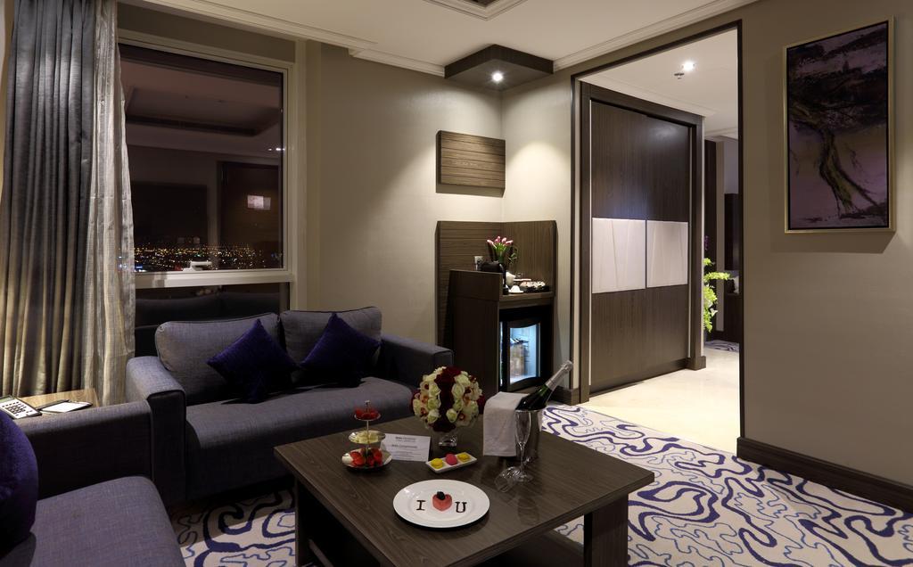 Swiss Flora Royal Hotel Riyadh Exterior photo