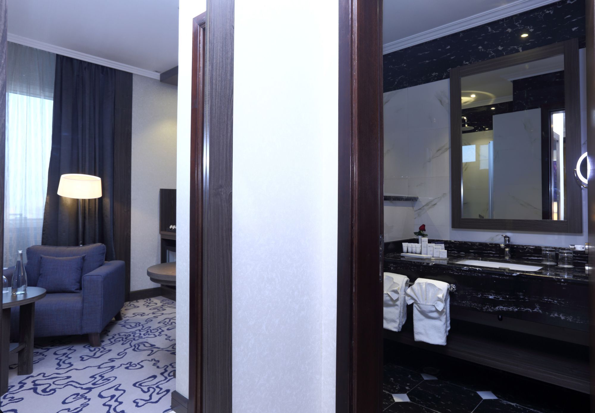 Swiss Flora Royal Hotel Riyadh Exterior photo